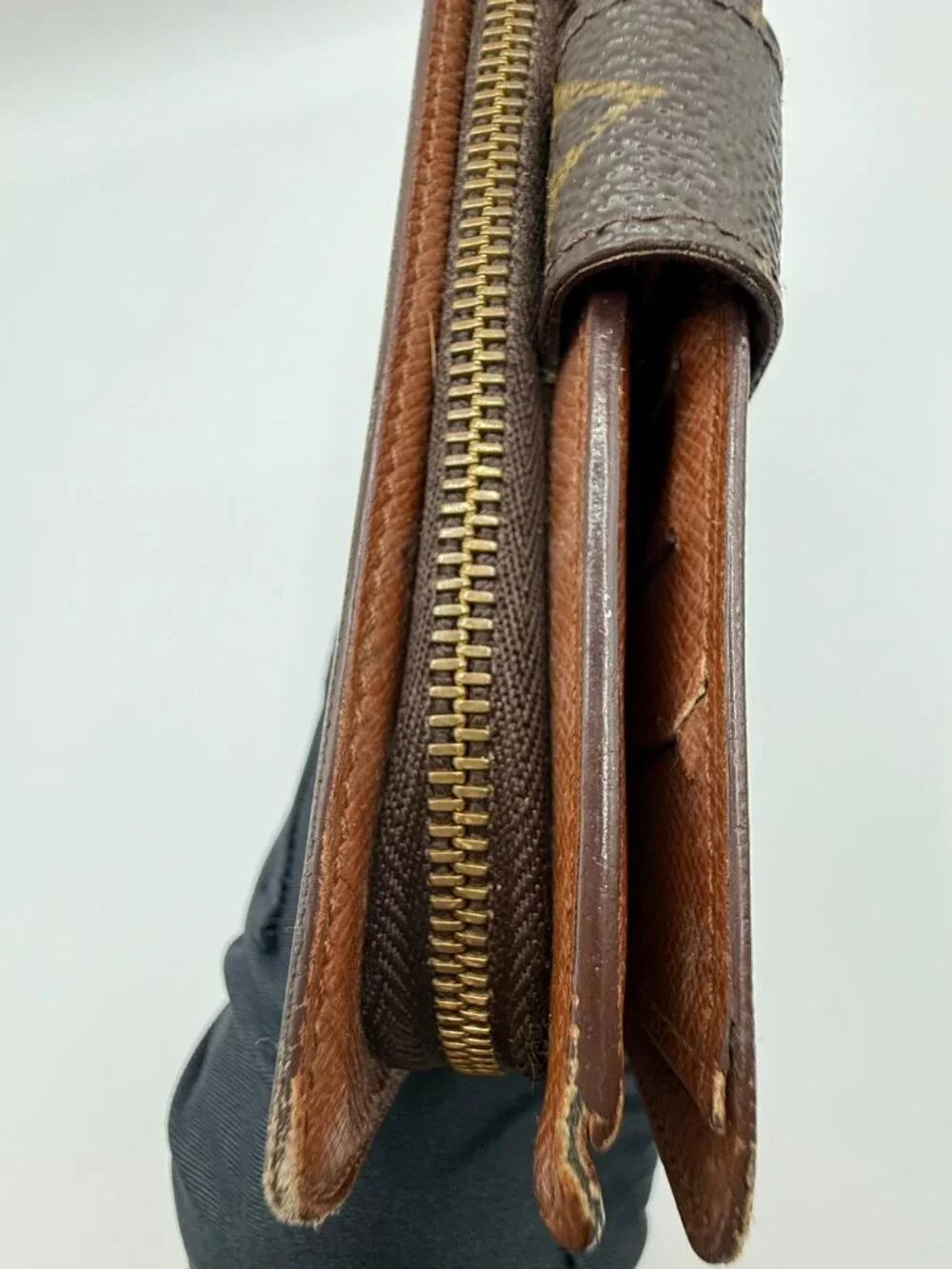 Louis Vuitton Porte‑Papier Zippé Wallet – Monogram Canvas – Vintage LV
